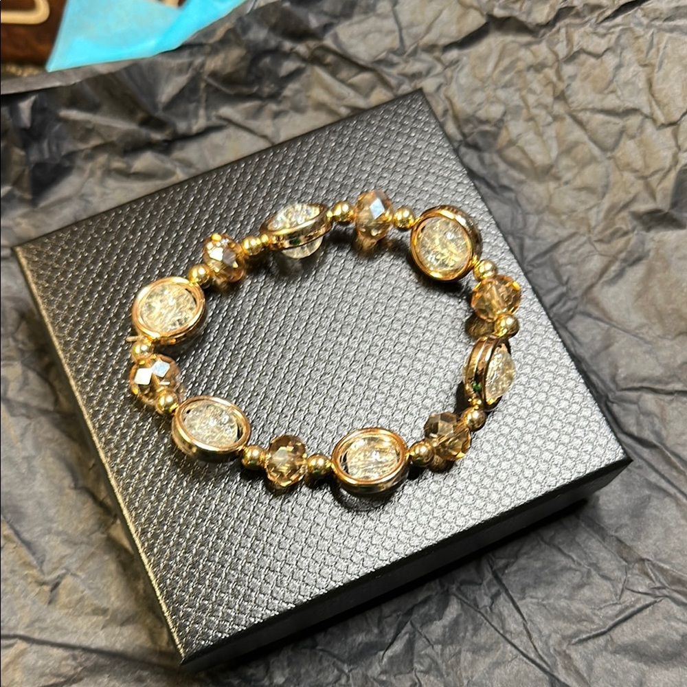 ❣️5|$25❣️Last One Gold and Silver glass beaded Stretchy Women's Bracelet 🆕 - Picture 5 of 7
